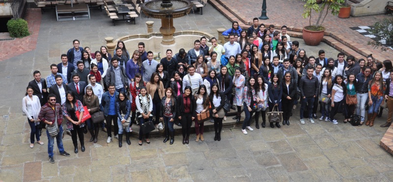 graduandos pregrado 2016-2.jpg